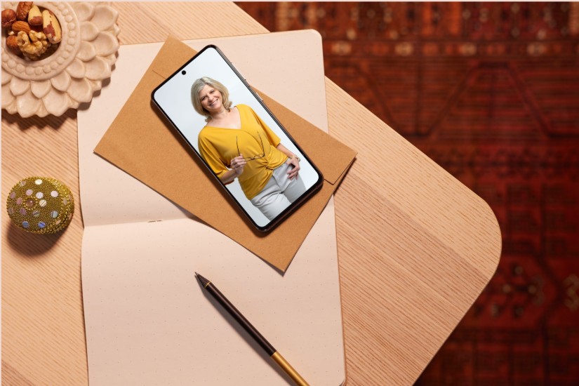 Telefon jako ilustrace konzultace pro podnikatelky